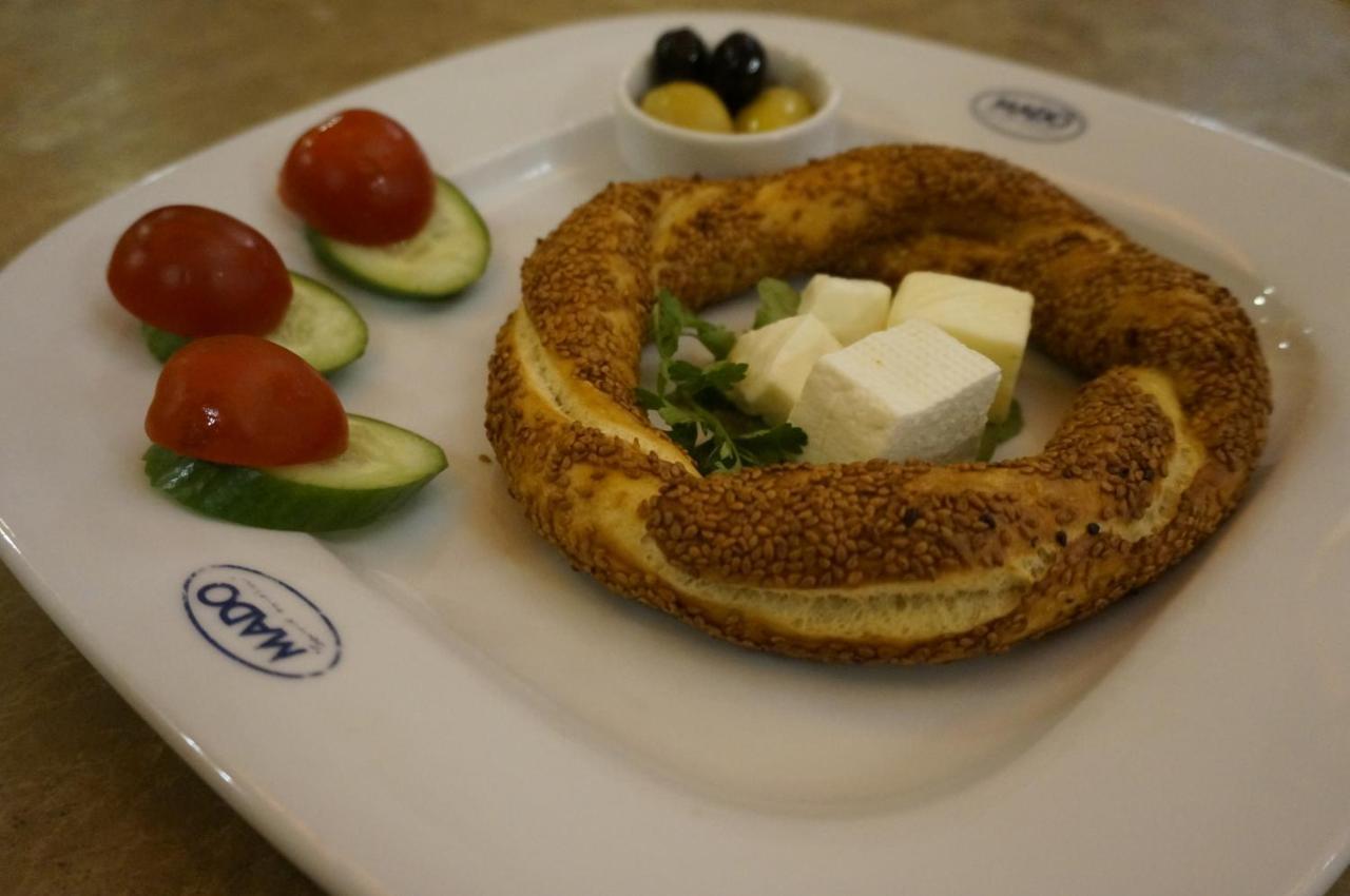 Phosphorion Hotel Istanbul Luaran gambar Simit with kaymak