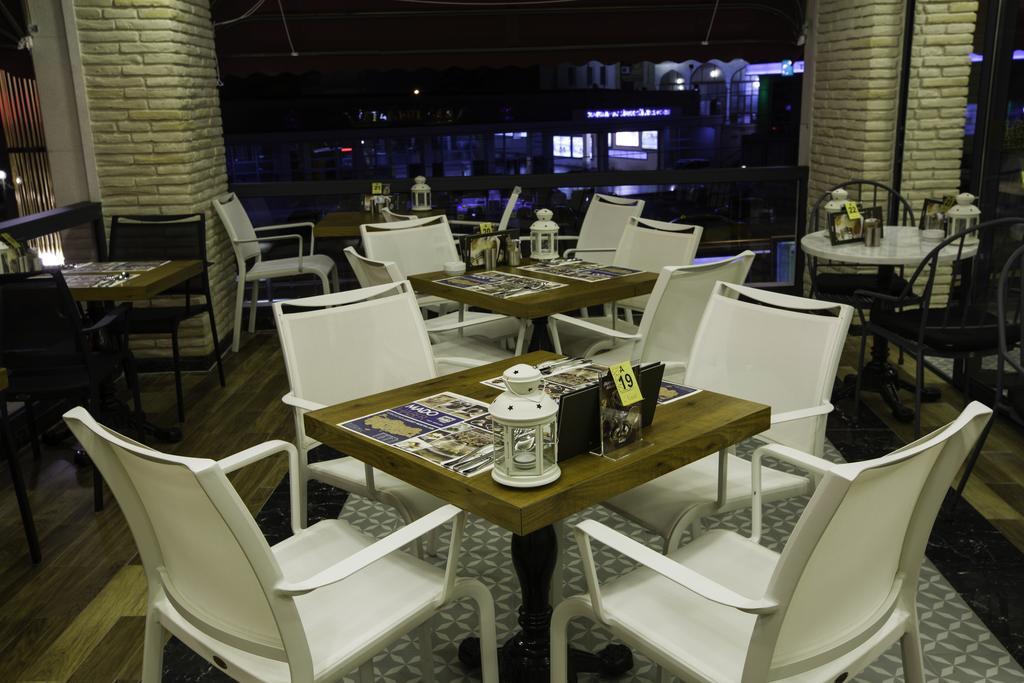 Phosphorion Hotel Istanbul Luaran gambar Interior of a restaurant in Nicosia