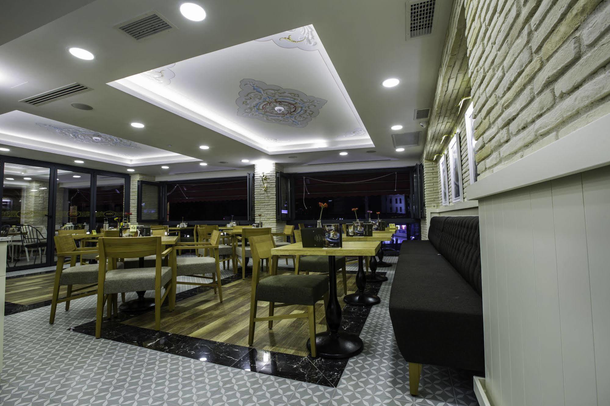 Phosphorion Hotel Istanbul Luaran gambar Interior of a restaurant in the hotel