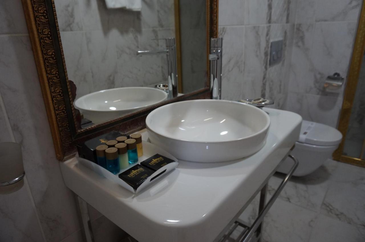 Phosphorion Hotel Istanbul Luaran gambar Bathroom in a hotel
